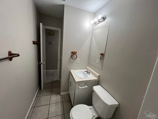 Building Photo - 5859 Mapleton St