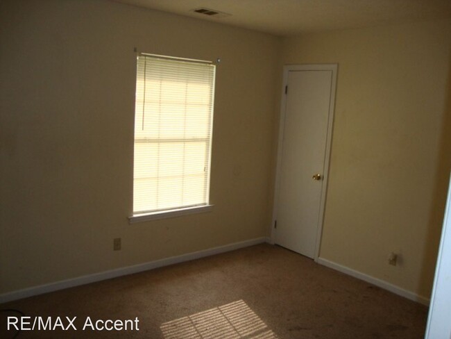 Building Photo - 3 br, 2 bath House - 930 Piercefield