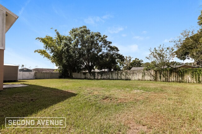 Building Photo - 3809 Pinedale St