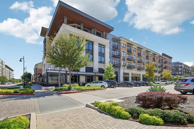 Building Photo - The Kelton at Clearfork