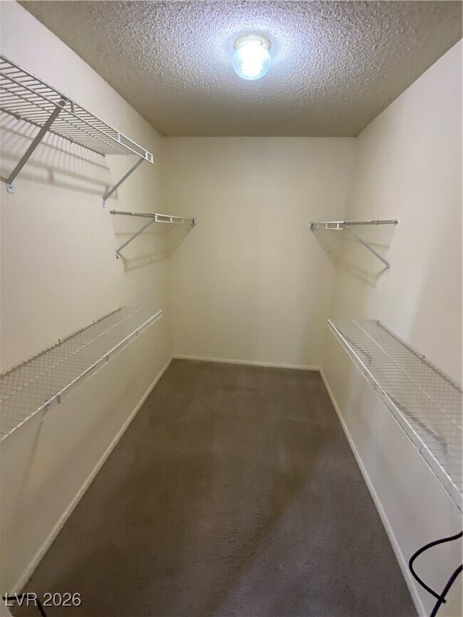 Building Photo - 630 Brownlee Dr