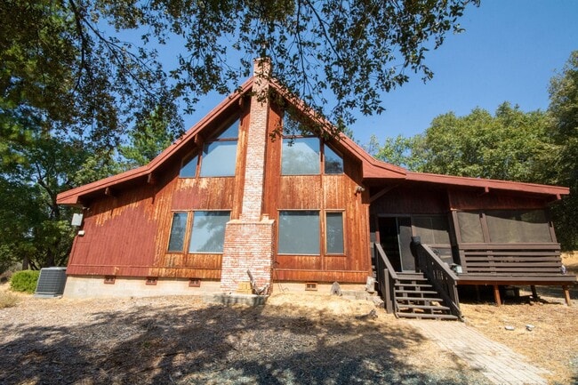 Building Photo - Charming Lindal Cedar Home on 10 Acres