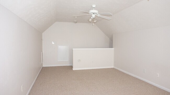 Building Photo - 104 Nesting Ln