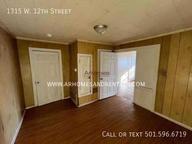 Building Photo - 1315 W 12th St