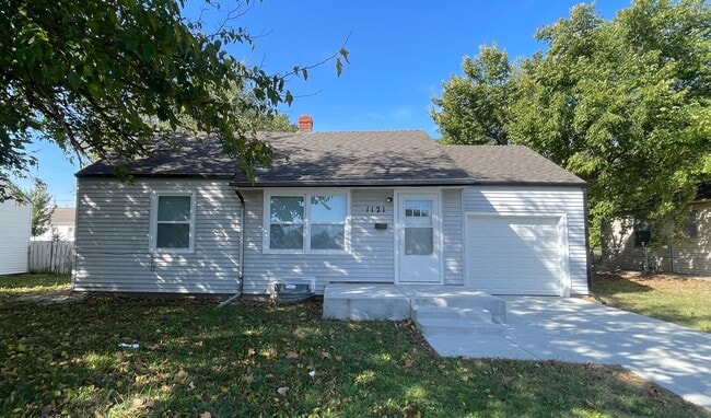 Primary Photo - 2 Bedroom Home with Huge Storage basement