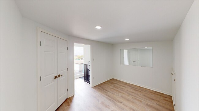 Building Photo - 310 S Jensen Dr