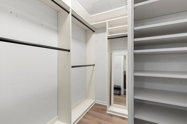 Building Photo - 400 4th Ave S