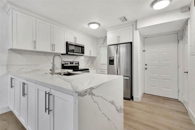Building Photo - 3130 Bird Ave