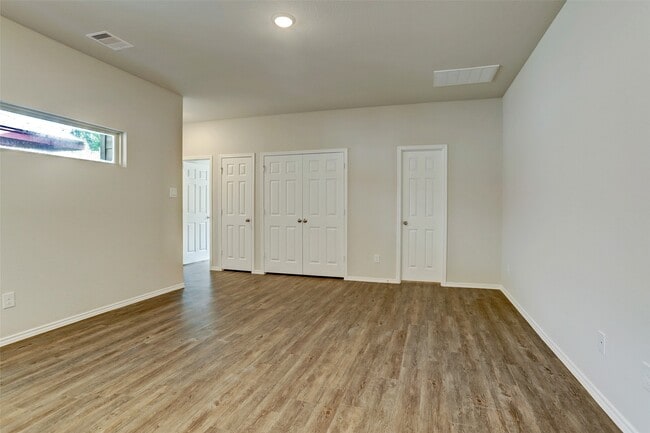 Building Photo - 409 S 12th St