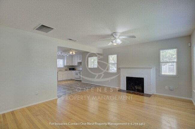 Building Photo - Tahoe Park Bugalow, move in ASAP