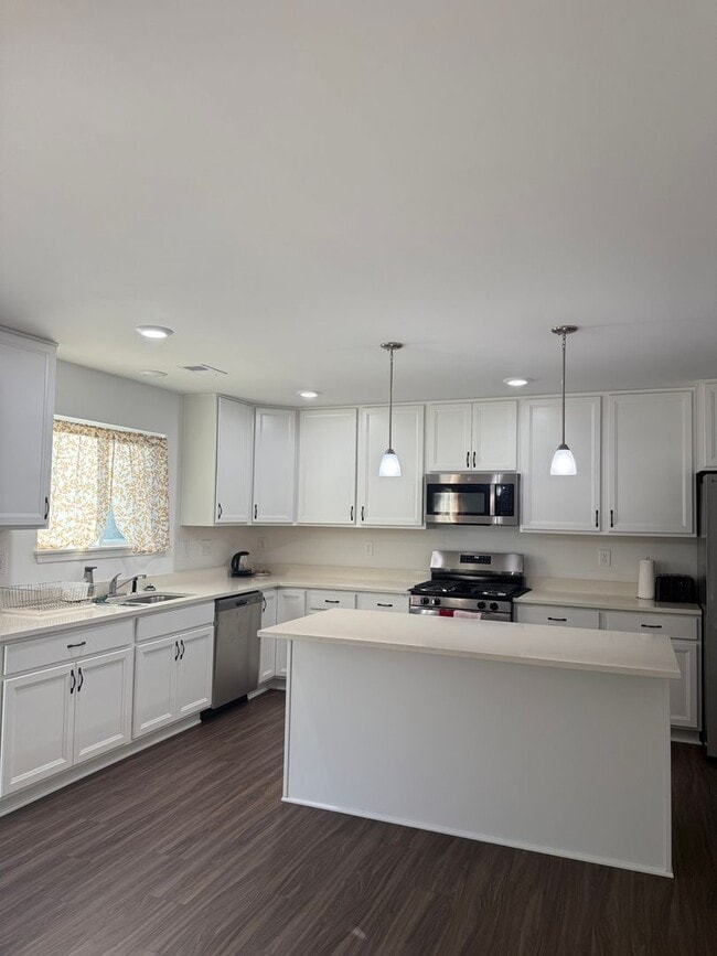 Building Photo - Welcome to 533 Traimer