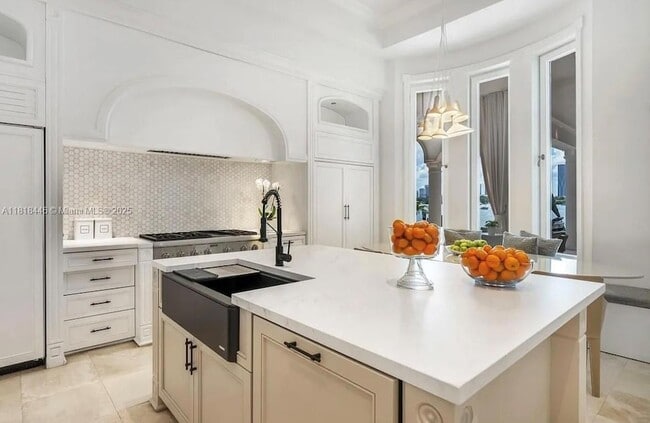 Building Photo - 432 S Hibiscus Dr