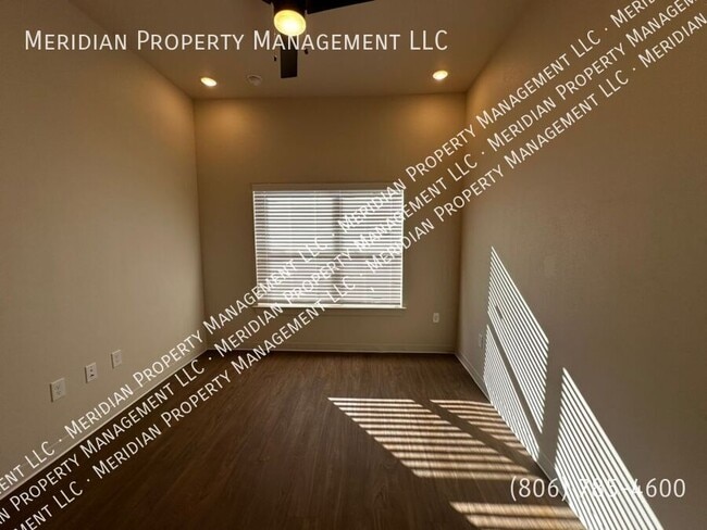 Building Photo - 5912 Erskine St