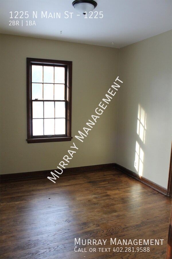 Building Photo - 1225 N Main St