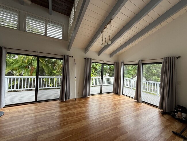 Building Photo - $3,800 / 3 bedroom, 2 bath, multi-level ho...
