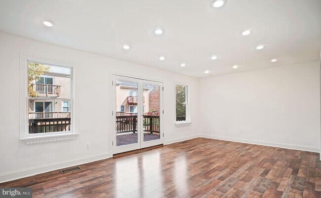 Building Photo - 5105 Overlook Park