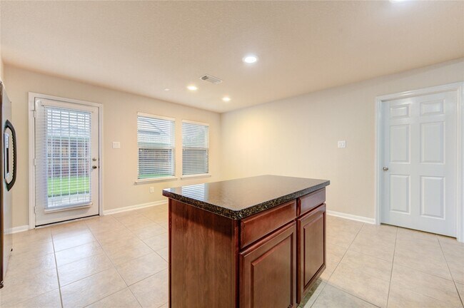 Building Photo - 16702 Grove Trail Ln