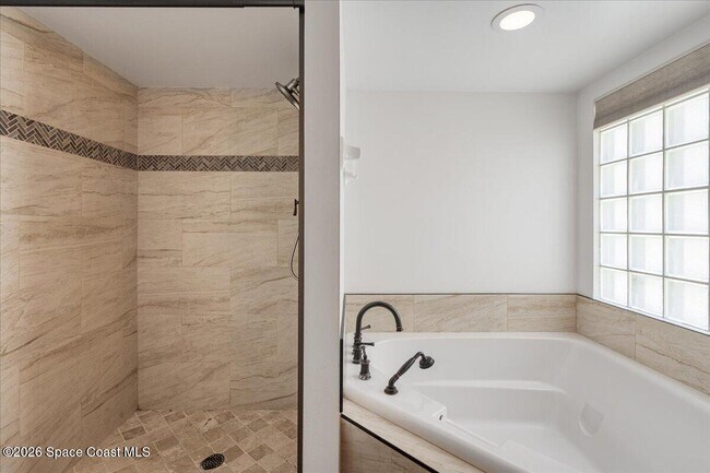Building Photo - 816 Hunters Creek Dr