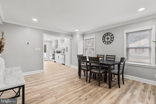 Building Photo - 10530 Scaggsville Rd