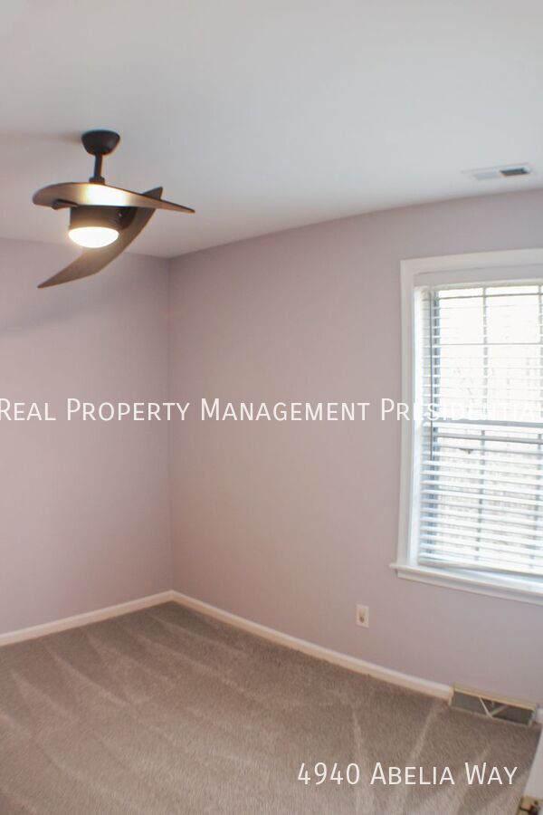 Building Photo - 4940 Abelia Way