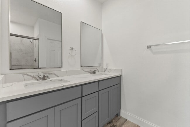 Building Photo - 3045 Barling St