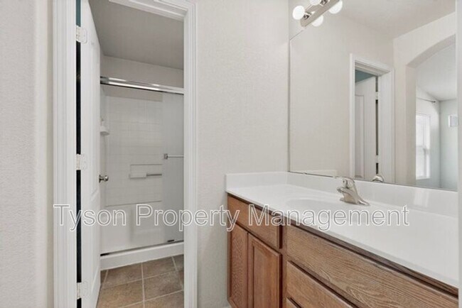 Building Photo - 5648 Valle Alegre Pl NW