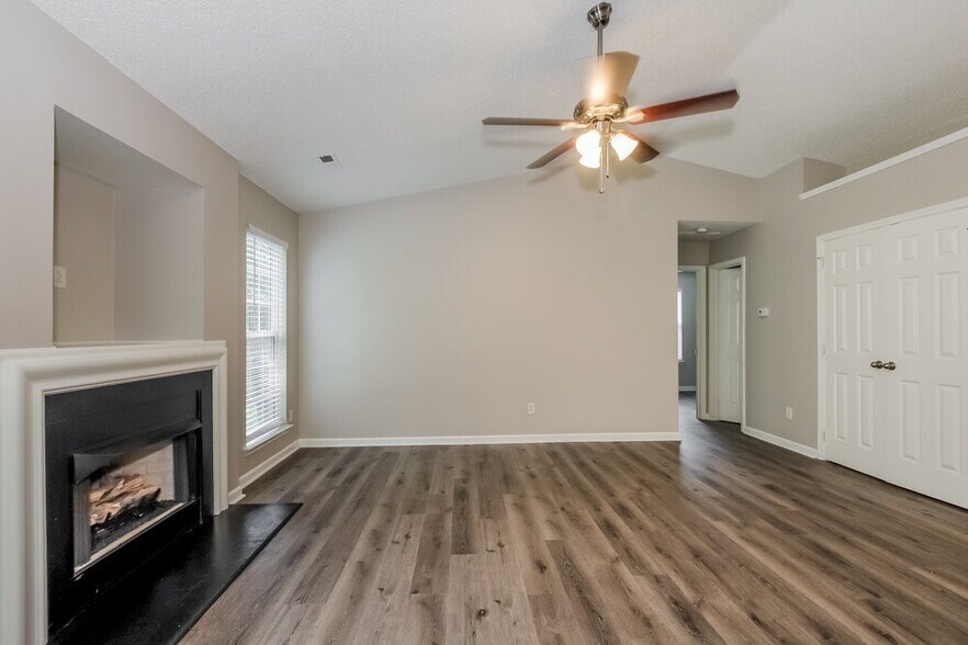 Building Photo - 5410 Starflower Dr