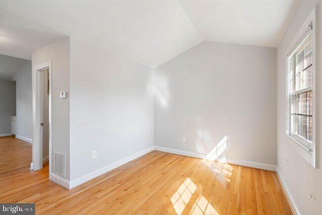 Building Photo - 2038 Madrillon Rd