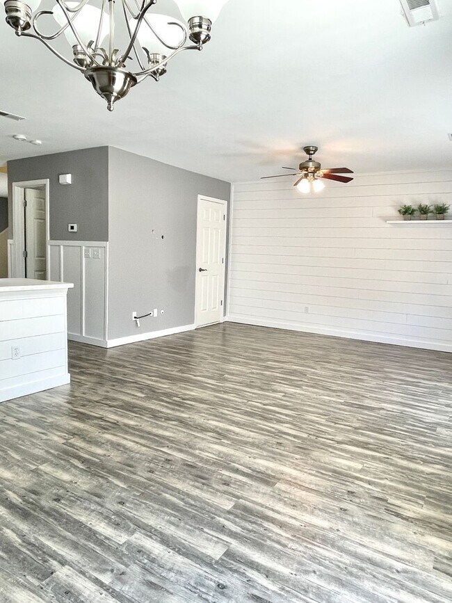 Building Photo - Spacious 3 Bed Home Near Hill AFB & I-15 – RV Parking + Fenced Yard