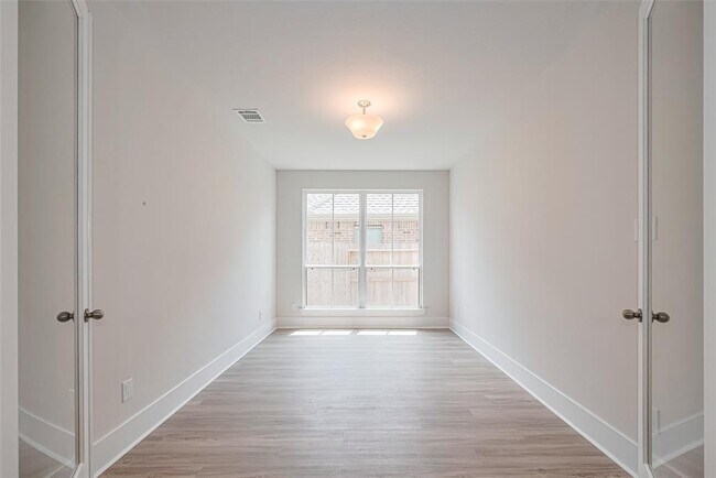 Building Photo - 23649 Silver Palm Trl