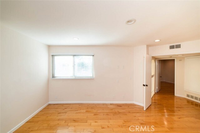 Building Photo - 13 Morena