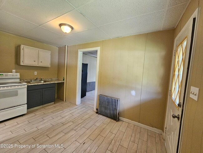 Building Photo - 134 Main St