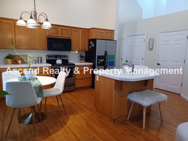 Building Photo - Woodhaven Sherwood Magical One Level Home Available January 1 Small Pet w/Pet Rent