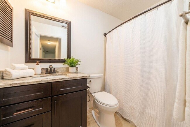 Building Photo - 111 Lobelia Rd