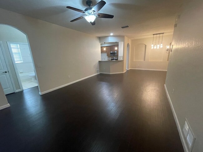 Building Photo - Affordable Elegance! 3 Bed 2 Bath Condo in...