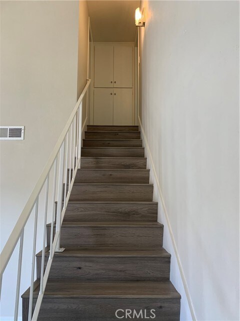 Building Photo - 23821 Hillhurst Dr
