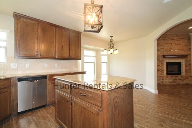 Building Photo - 1104 Wren Cir
