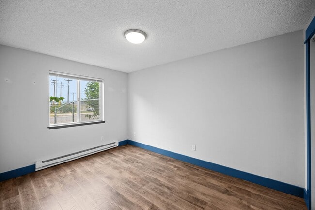 Building Photo - 1521 N Bowdish Rd
