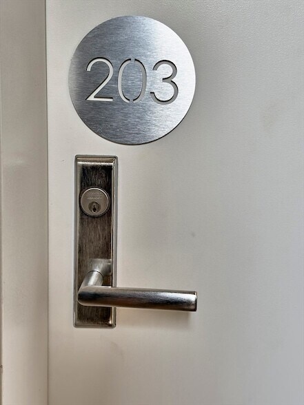 Building Photo - 520 State Rd