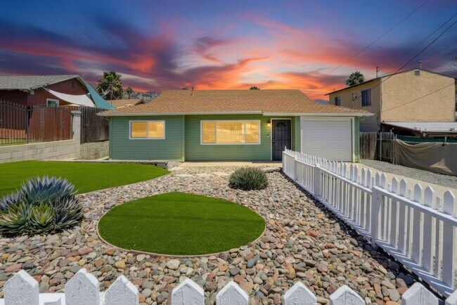 Building Photo - Beautifully Updated 3-Bedroom Home with Large Yard, Garage & Included Appliances!