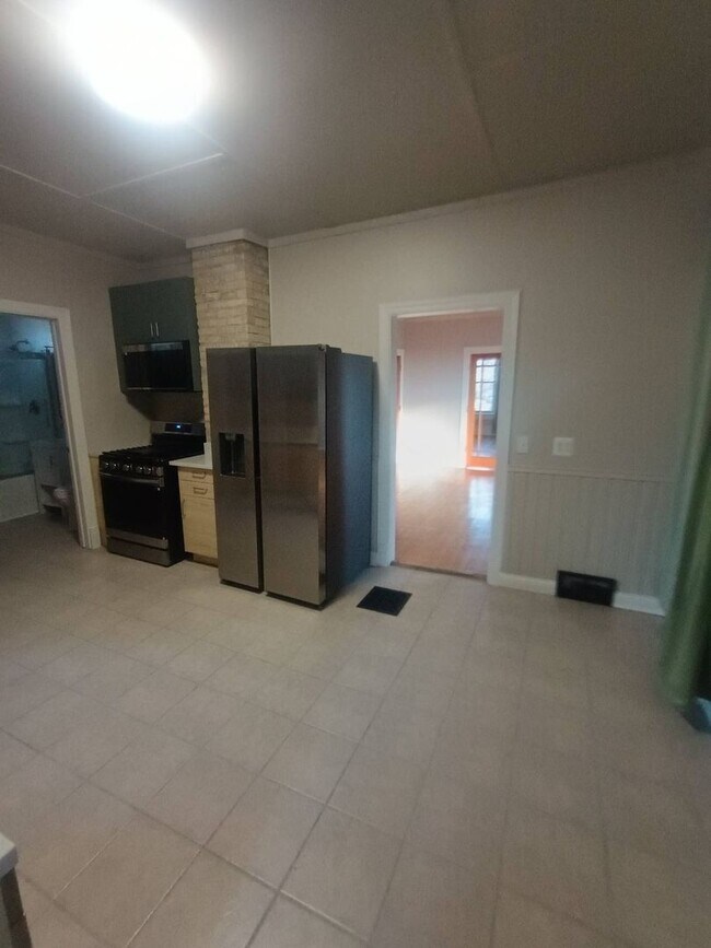 Building Photo - 2035-2037 N Buffum St