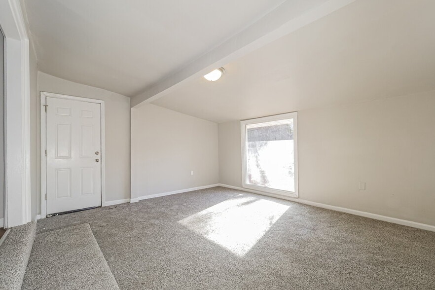 Building Photo - 5903 Fairlane Dr