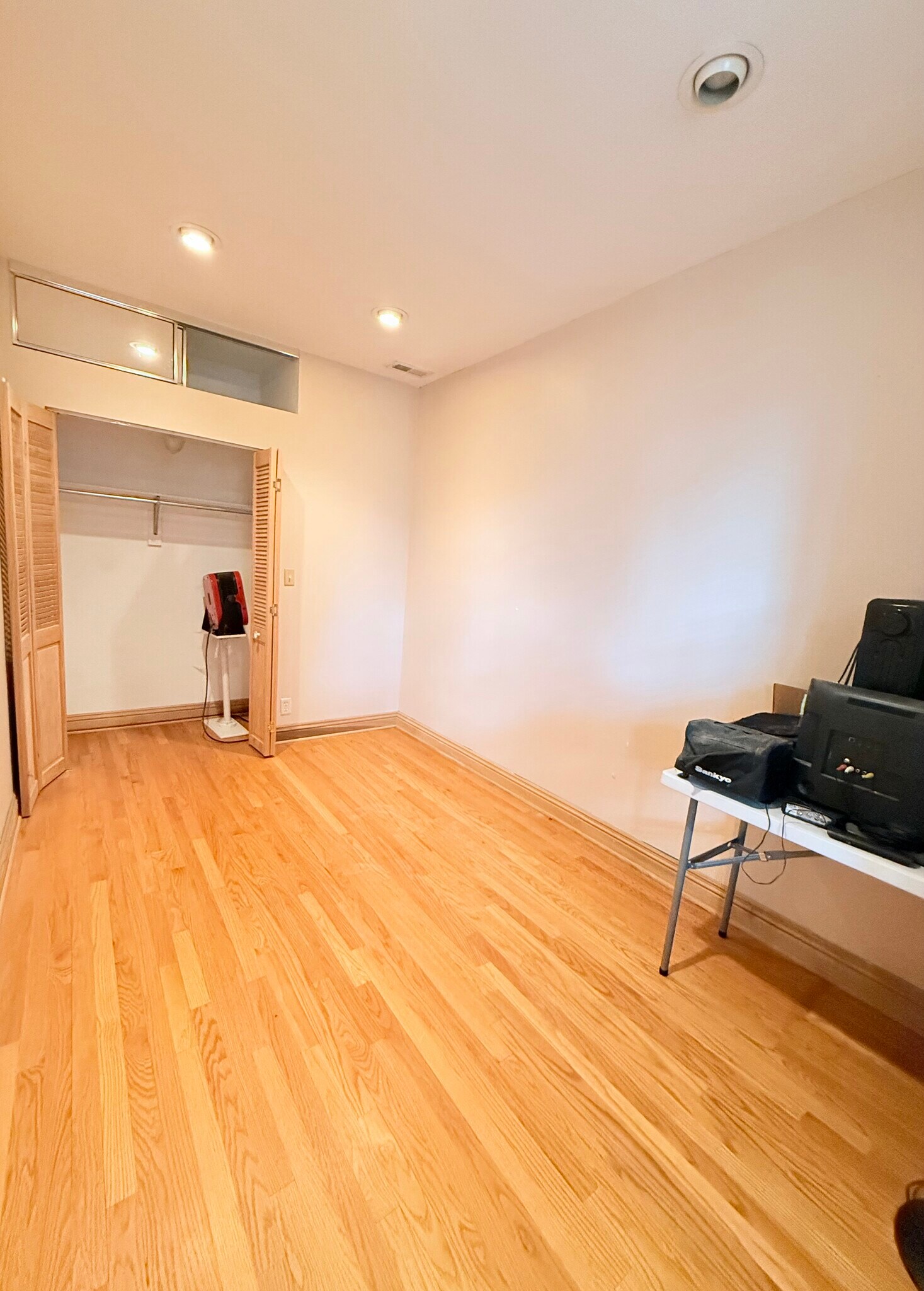 Building Photo - 2123 N Seminary Ave