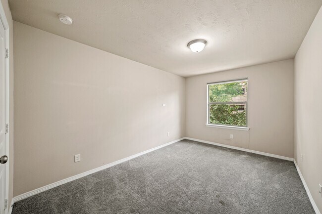 Building Photo - 1121 Beall Landing Ct