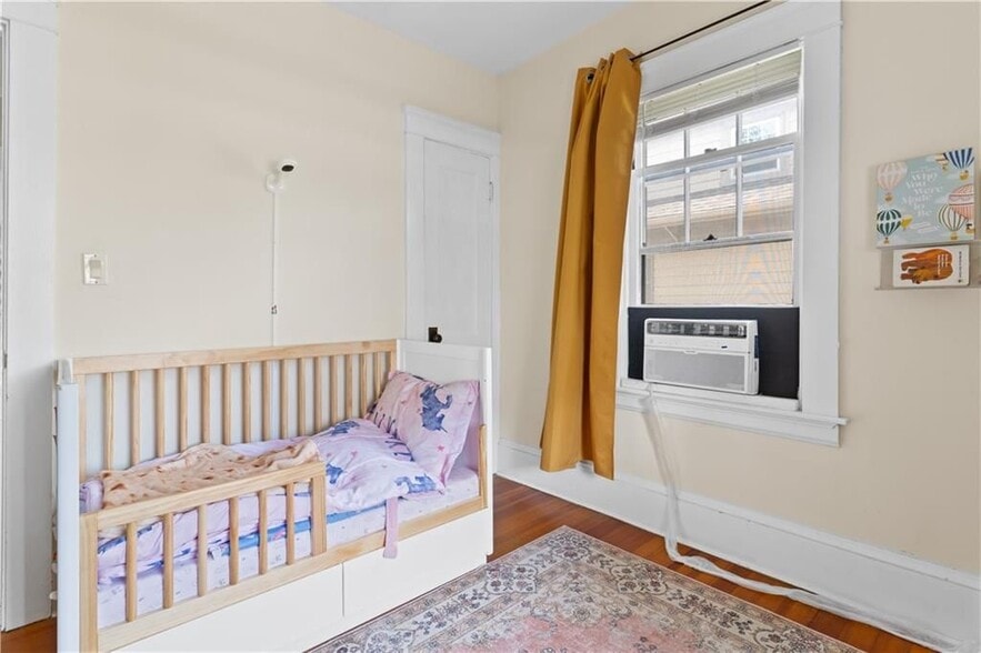 Building Photo - 183 Narragansett St