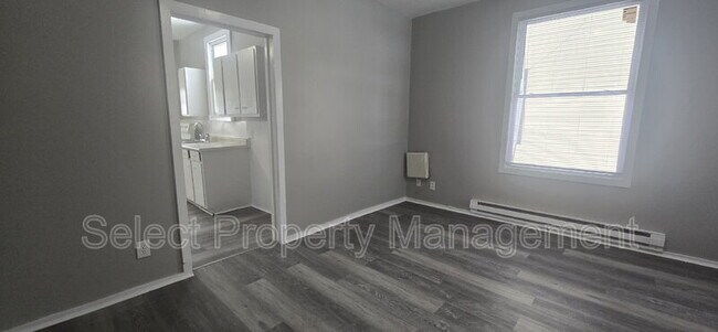 Building Photo - 435 Greenwood Ave