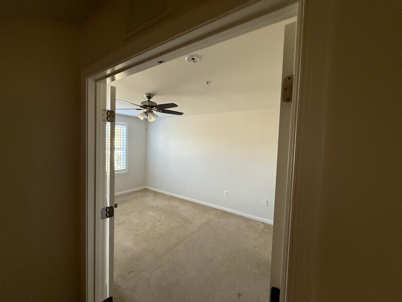 Building Photo - 20 Boucher Pl