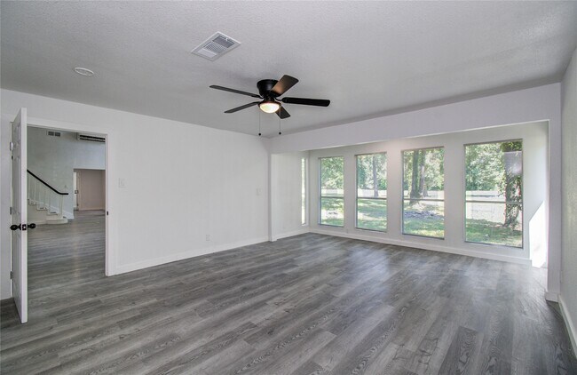 Building Photo - 619 River Plantation Dr