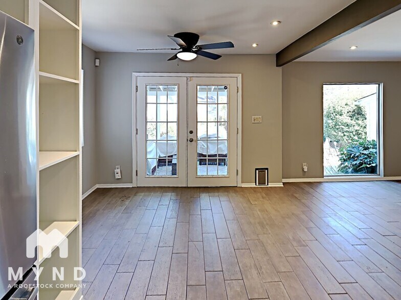 Building Photo - 3120 Skyland Dr NE