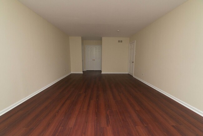 Building Photo - 440 Cricket Ln